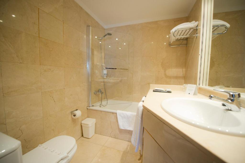 Hotel San Pedro Ланґрео Номер фото